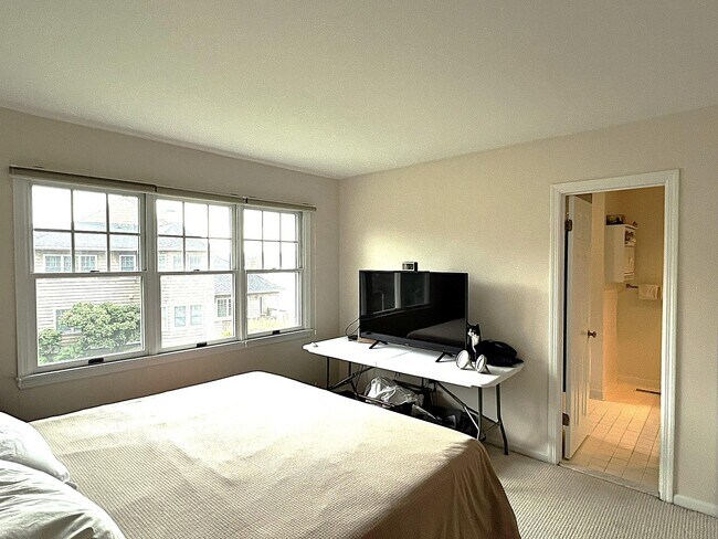 Building Photo - 113 Half Moon Bay Dr