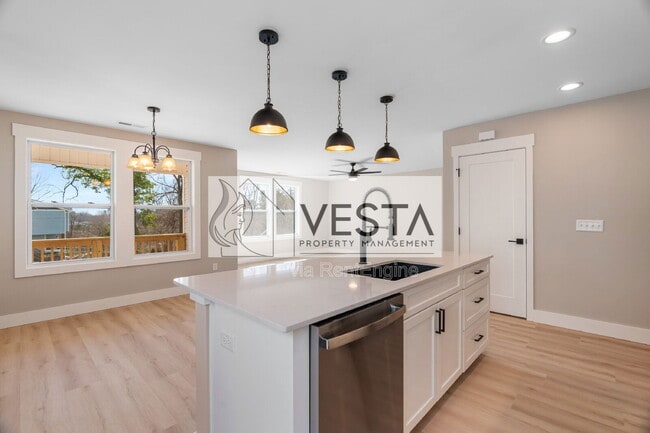 Building Photo - 11 Rhudy Rd