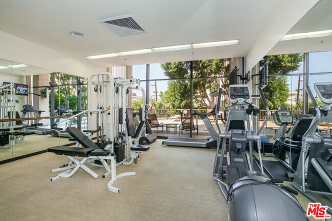 Building Photo - 10750 Wilshire Blvd
