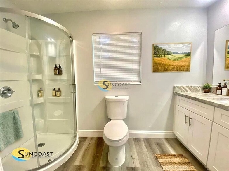 Building Photo - 1419 NE 25th Pl