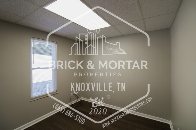 Building Photo - 1009 Clendenen Rd