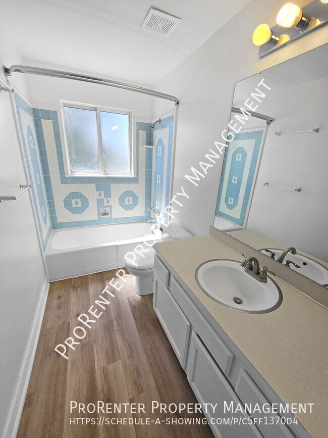 Building Photo - 484 N 75 W