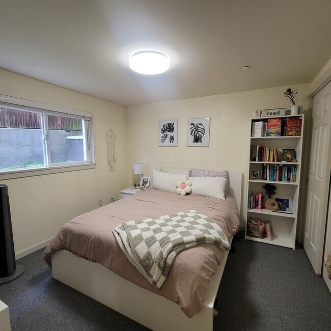 Building Photo - 2012 Minor Ave E