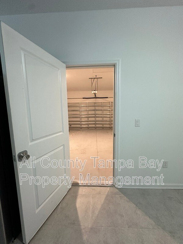 Building Photo - 220 Pershing St