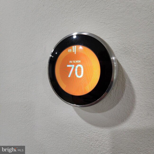 Building Photo - 255 S Pickett St