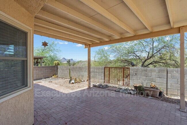 Building Photo - 9413 N Albatross Dr