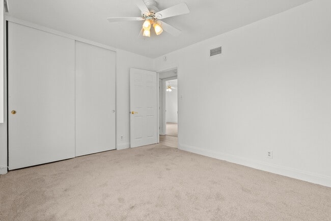 Building Photo - 2248 Drayton Ave