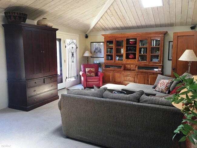 Building Photo - 114 Story Rd