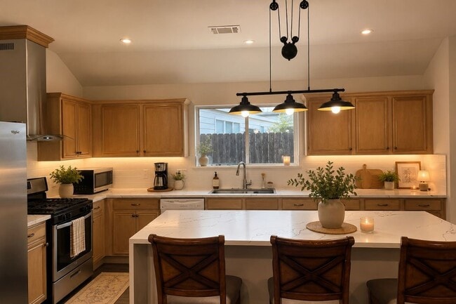 Building Photo - 2719 Riverhollow Ln