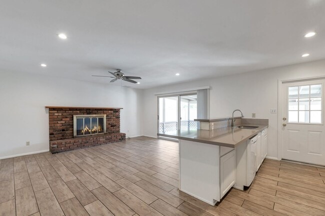 Building Photo - 5-Bedroom Tempe Home with Private Pool & Turf Yard Near ASU