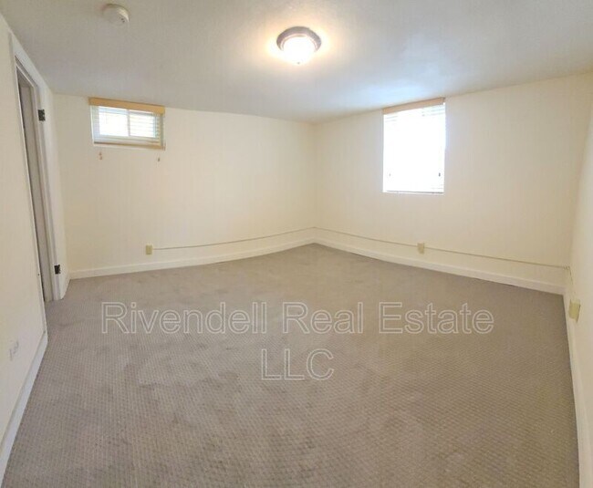 Building Photo - 1424 N Locust St