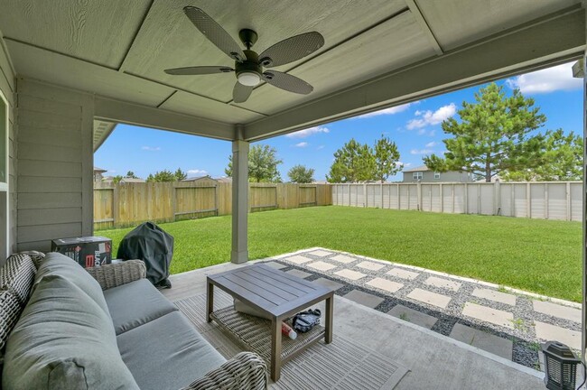 Building Photo - 22510 Red Sparrow Dr