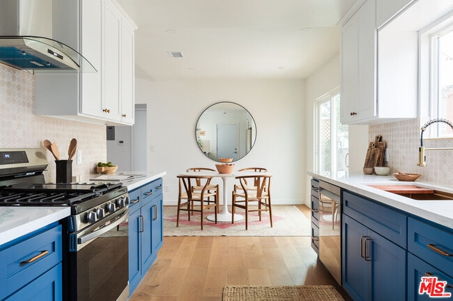 Building Photo - 784 Elmira St