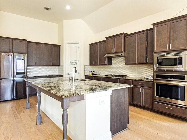 Building Photo - 813 Sunny Ridge Dr