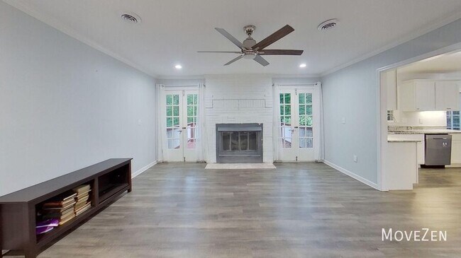 Building Photo - 303 Driftwood Dr