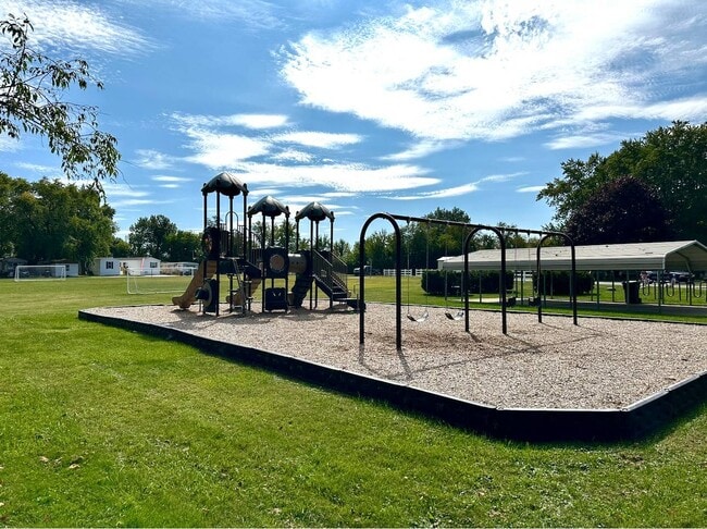 Building Photo - 1083 IN-2