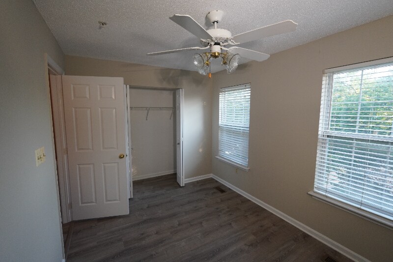 Building Photo - 7480 Catterick Ct