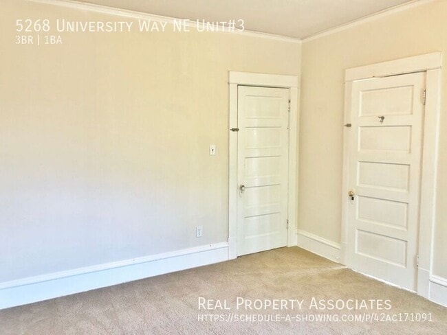 Building Photo - 5268 University Wy NE