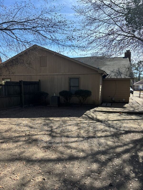 Building Photo - 6313 Olde Towne Dr