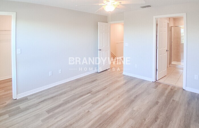 Building Photo - 5719 Mercado Dr