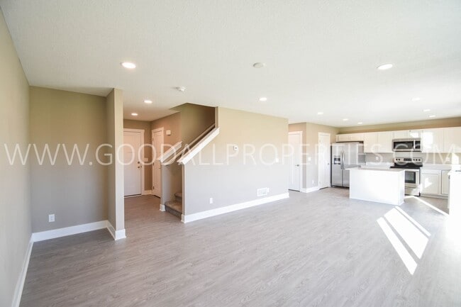 Building Photo - 4 Bedroom 2.5 Bathroom 2 story home in DeSoto!!!