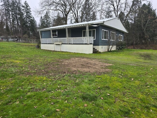 Building Photo - 3 bed 2 bath Mobile Home for rent  Rent in Grants Pass
