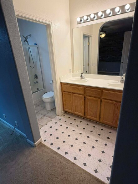 Building Photo - 6931 Loheit Way