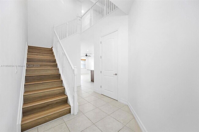 Building Photo - 11941 Park Central