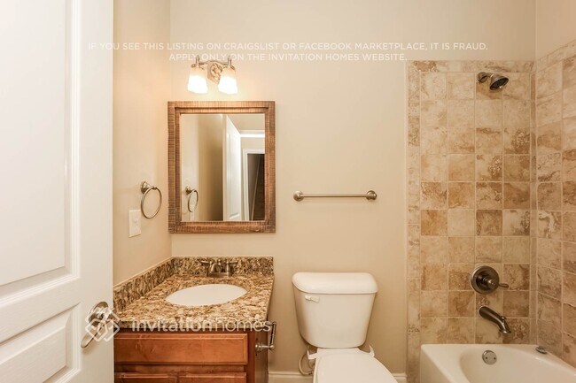 Building Photo - 9207 Golfview Cir