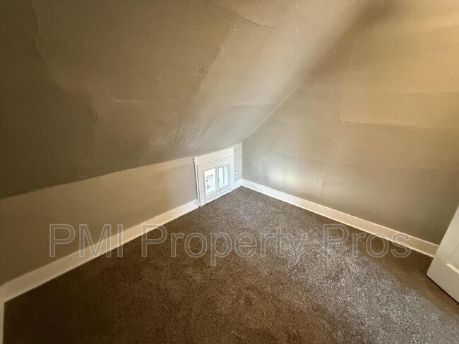 Building Photo - 3806 W Rohr Ave