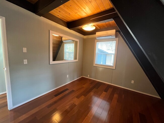 Building Photo - 1079 Modoc Way