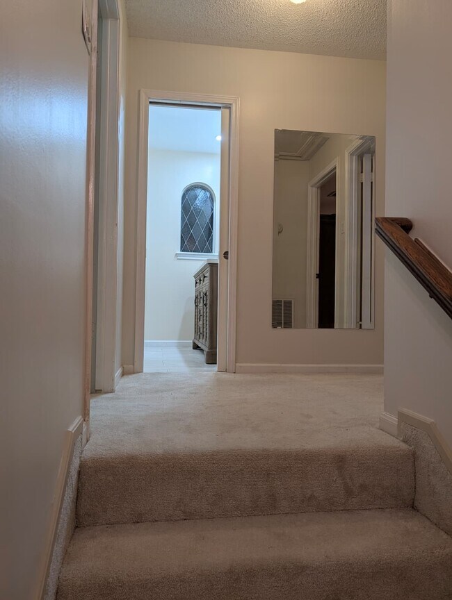 Building Photo - 11807 Highgrove Dr