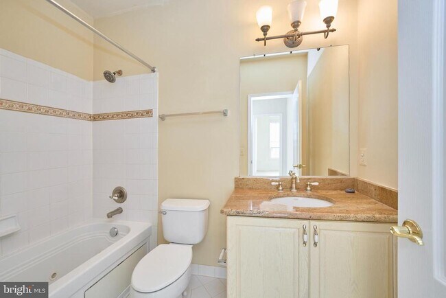 Building Photo - 43865 Hickory Corner Terrace