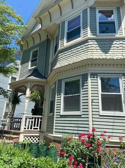 Building Photo - 53 Hudson St