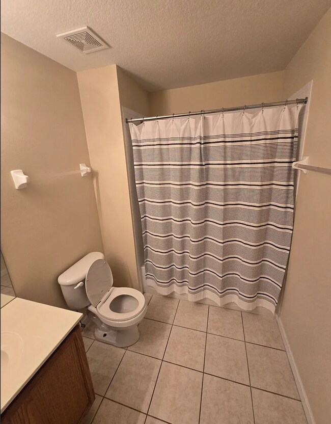 Building Photo - Lakefront Townhome in MetroWest