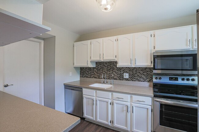 Building Photo - 11 Pawleys Ct