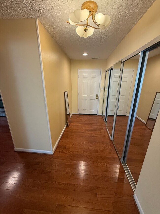 Building Photo - 2101 Woodbox Lane