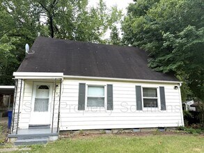 Building Photo - 1036 Nancy Ln SE