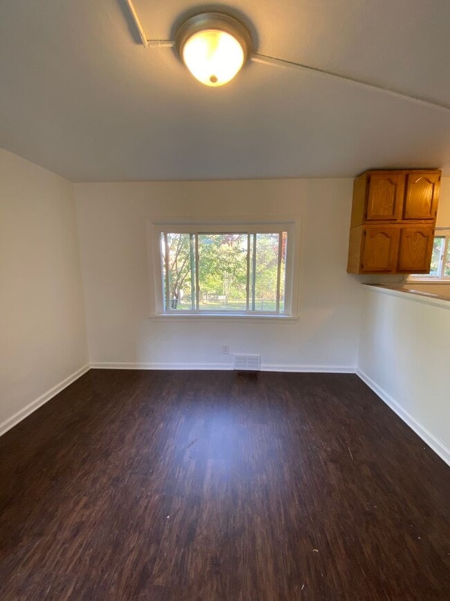 Building Photo - 440 Hays Ave