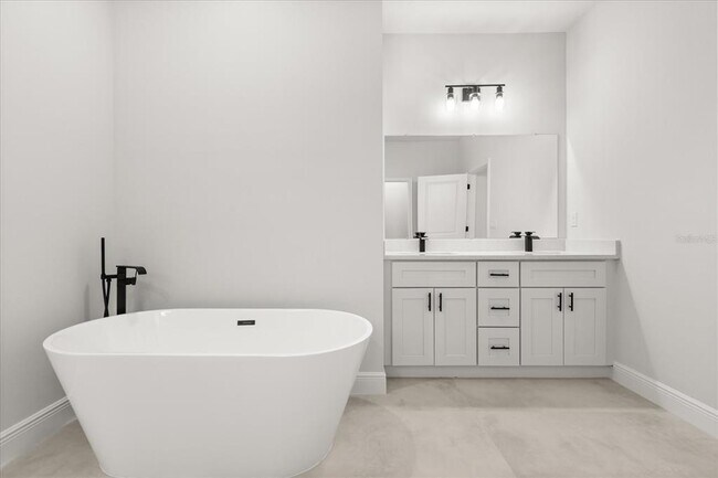 Building Photo - 6761 SW 151 Loop