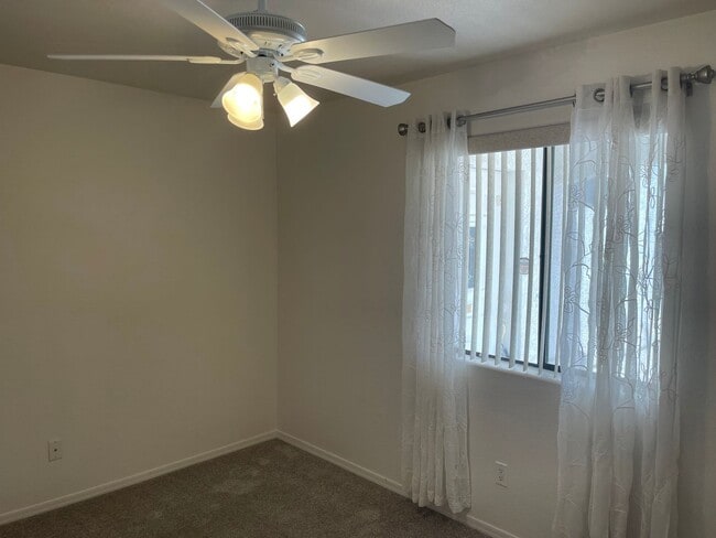 Building Photo - LAKE1335