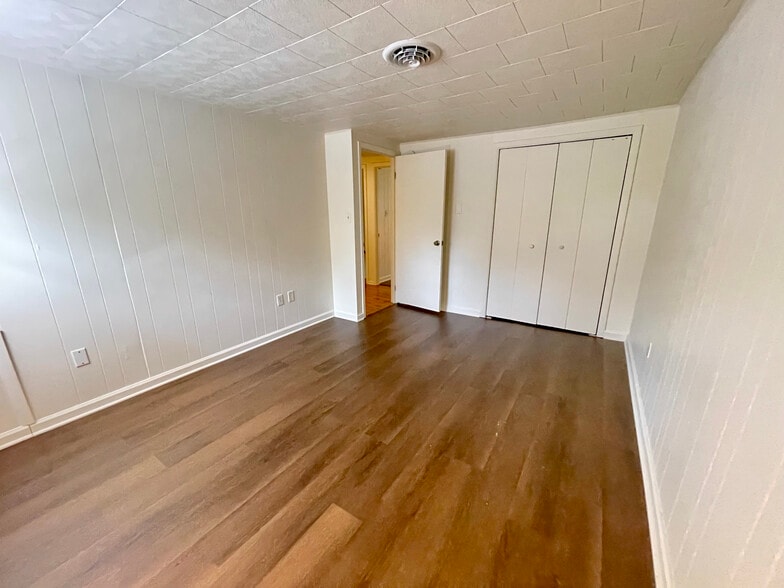Bedroom - 40 Pleasant St