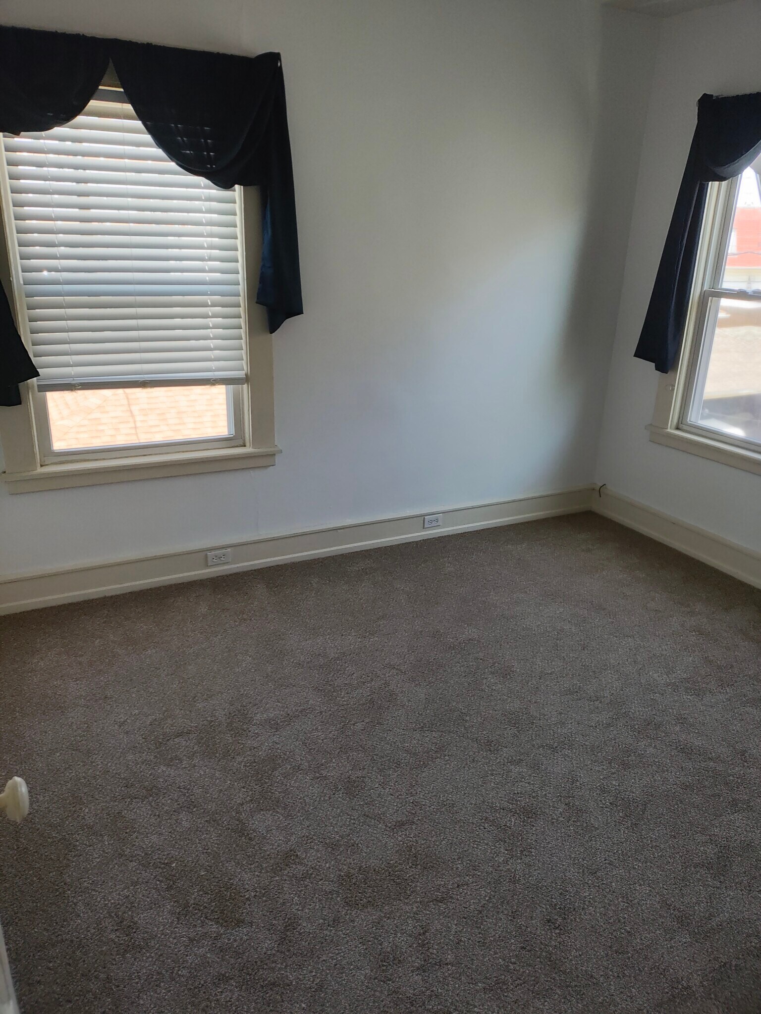 Building Photo - 764 Amherst St