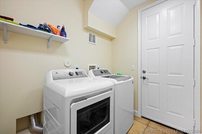 Building Photo - 513 Tomahawk Ct
