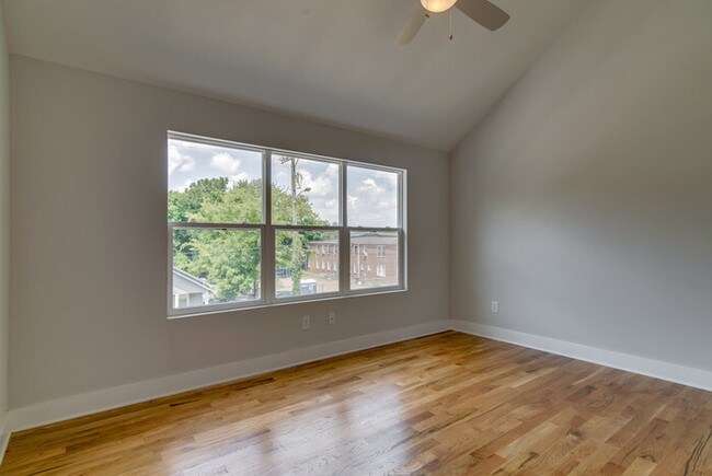 Building Photo - East Nashville Townhome Available Now!