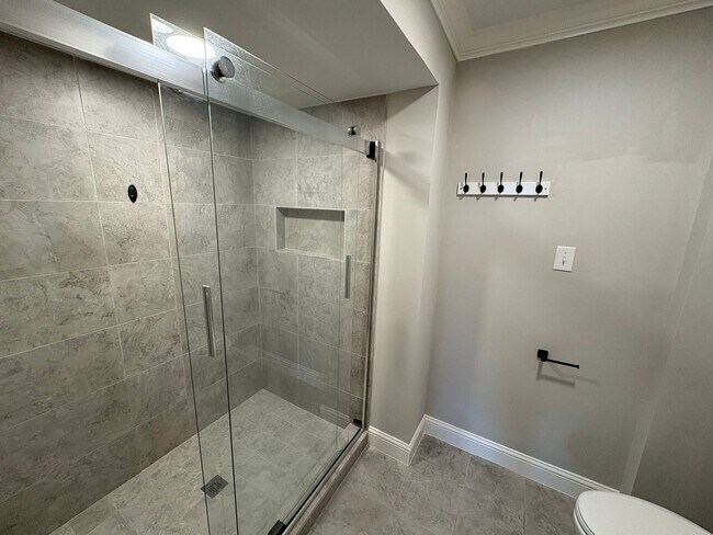 Building Photo - Totally redone 4 bedrooms townhouse.