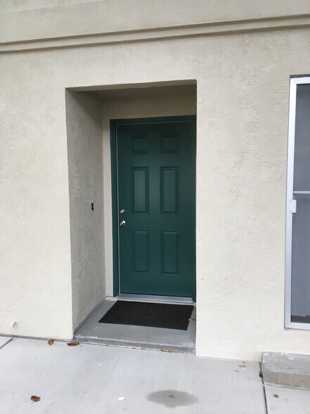 Building Photo - 216 A St