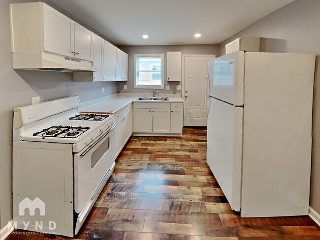 Building Photo - 736 N Montgomery St