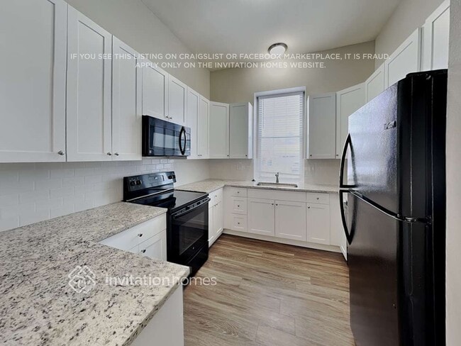 Building Photo - 21581 E Aberdeen Dr