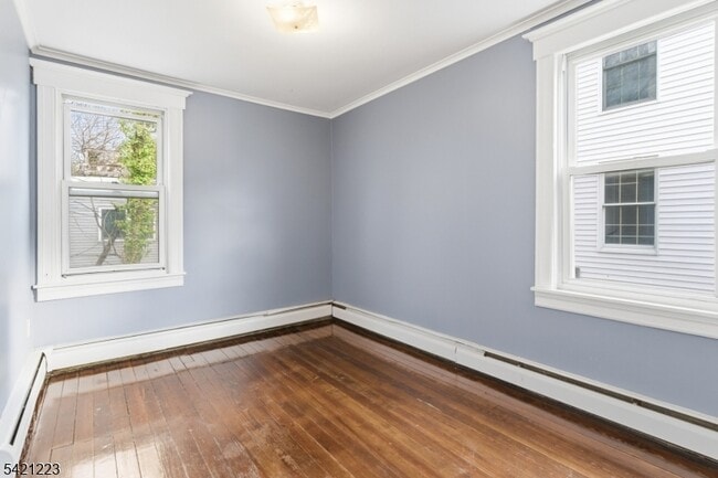 Building Photo - 70 Valley St